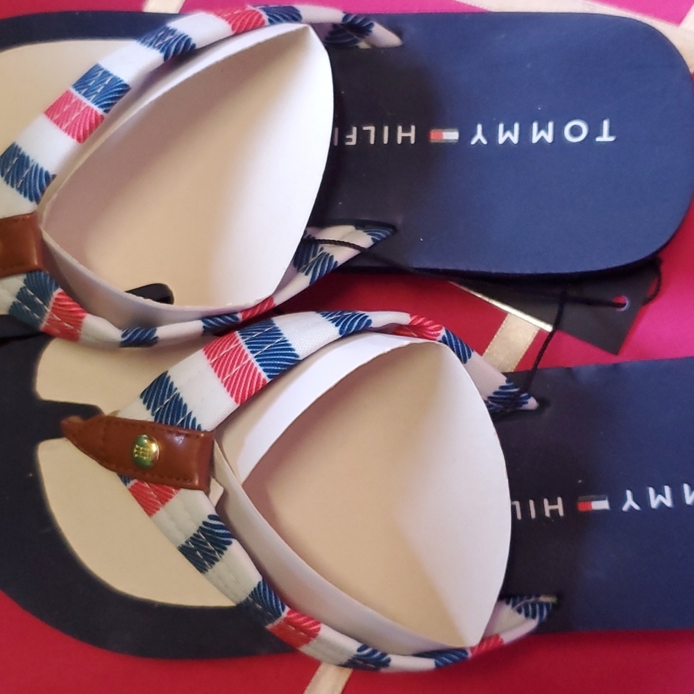 Tommy Hilfiger flops